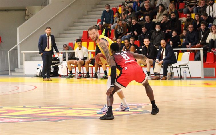 Victoire contre Lille, 64-63