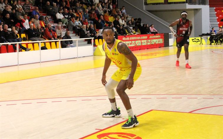 Victoire à Lyon SO, 90-69