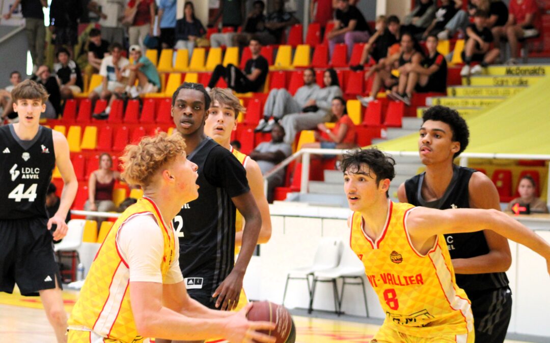 Sasha et Julien dans l&rsquo;équipe