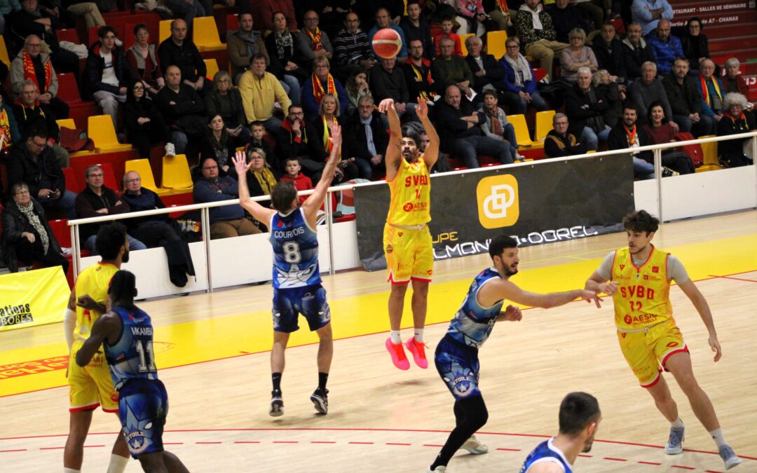 Victoire contre Charleville, 112-89