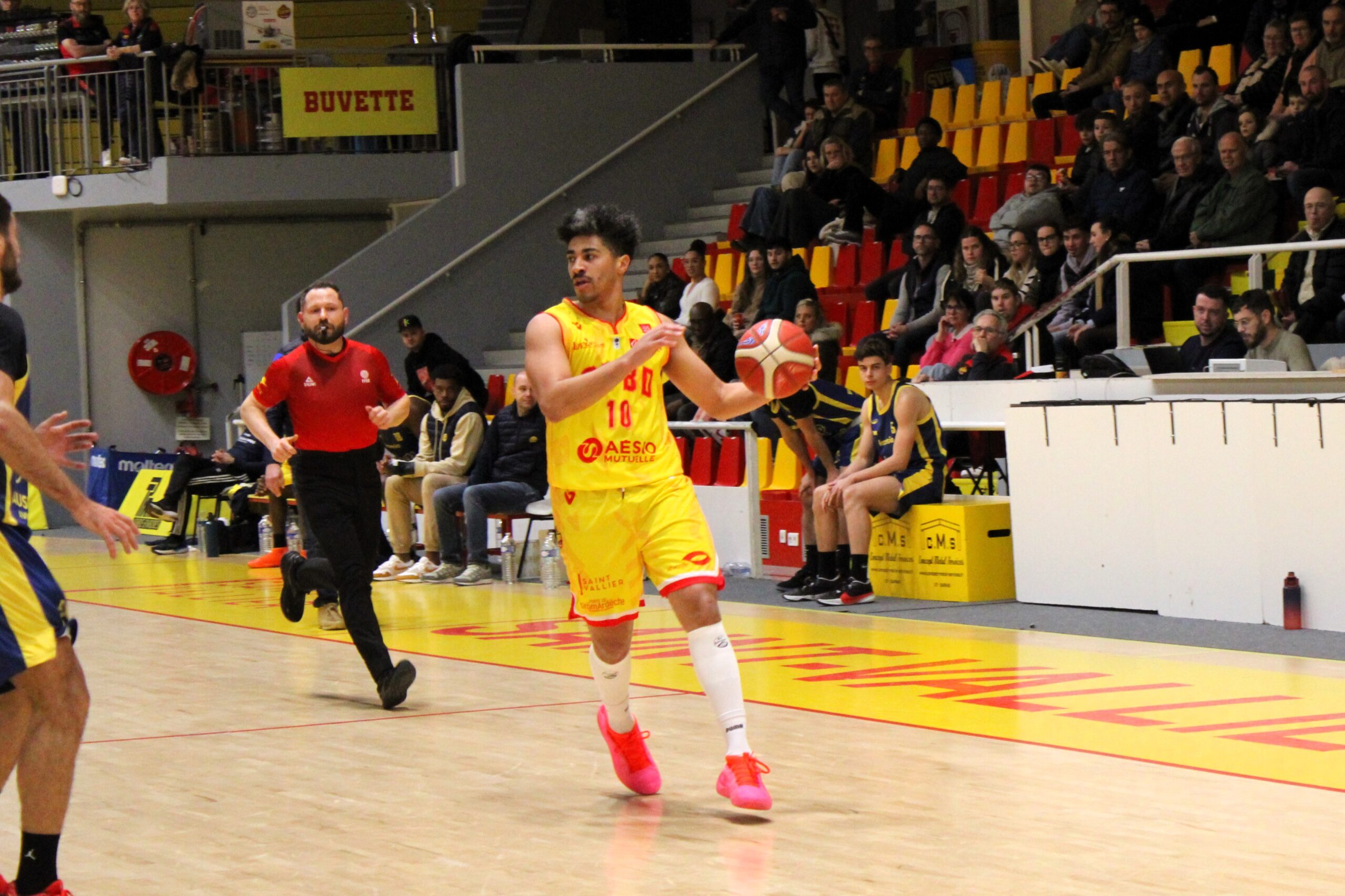 Victoire contre Avignon, 90-83