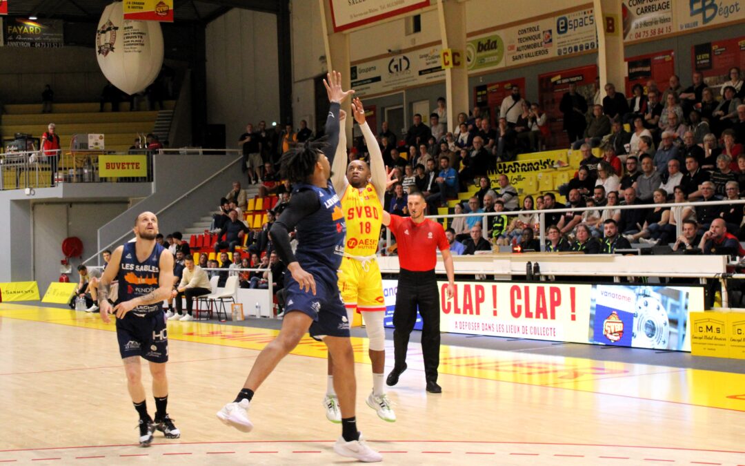 Victoire contre Les Sables, 99-74